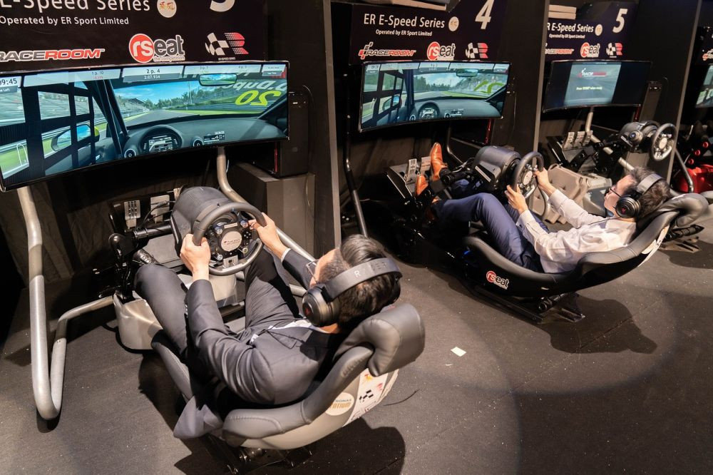 Automobilių esportas: greičio aistra virtualioje erdvėje